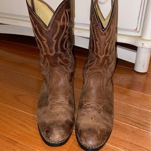 Brown cowgirl boots